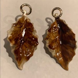 Coro vintage leaf shaped gold tone clip on earrings (539)